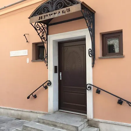 宾至如归公寓 * 华沙